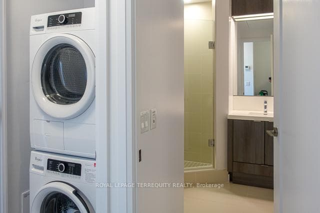 101 Erskine Avenue Unit 1006 photo 5