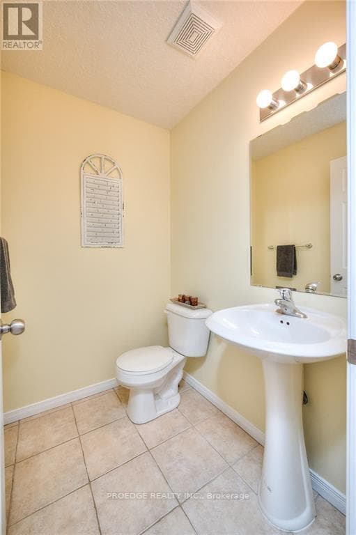 595 Goldthread Street photo 7