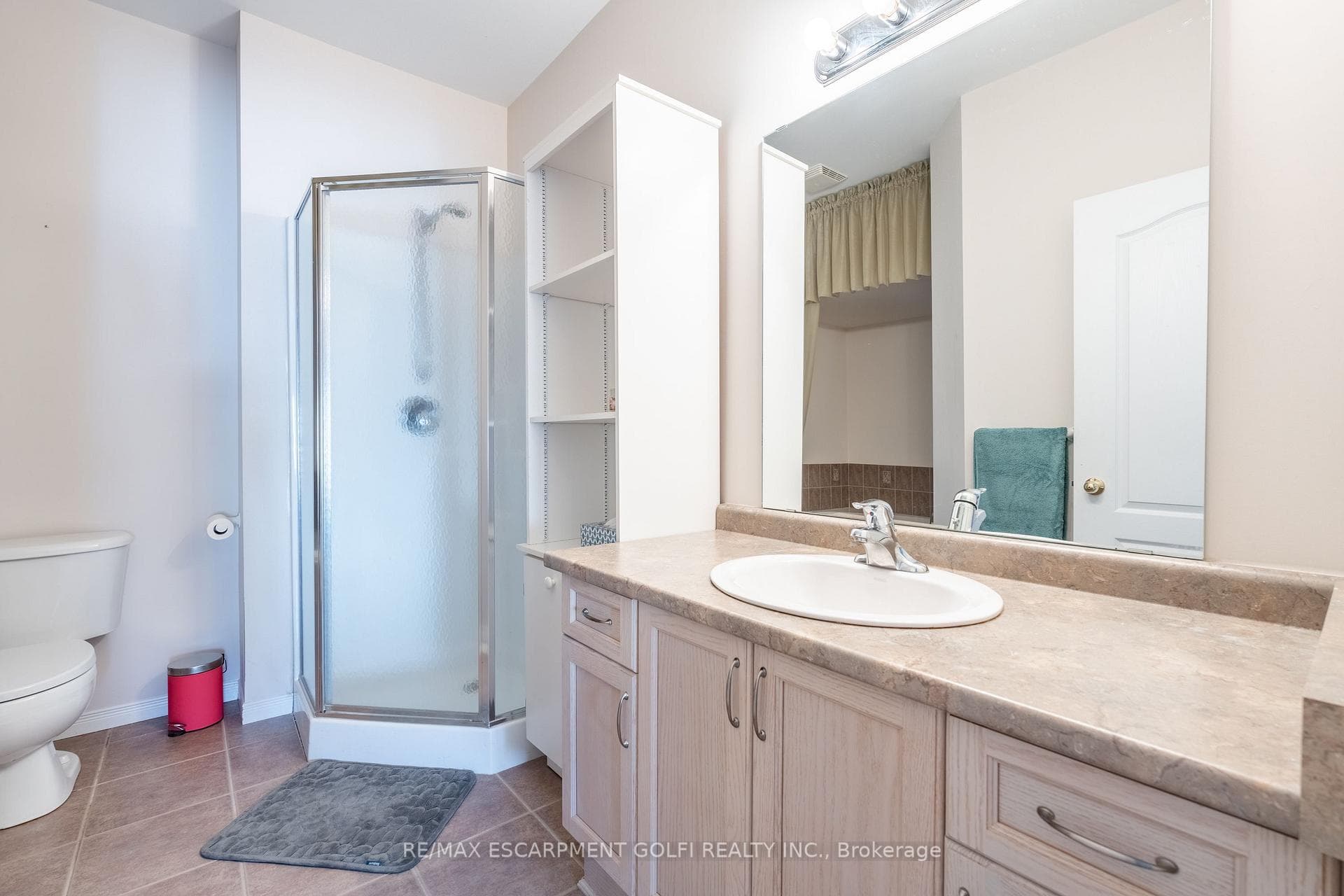 566 Southridge Drive Unit 32 photo 18