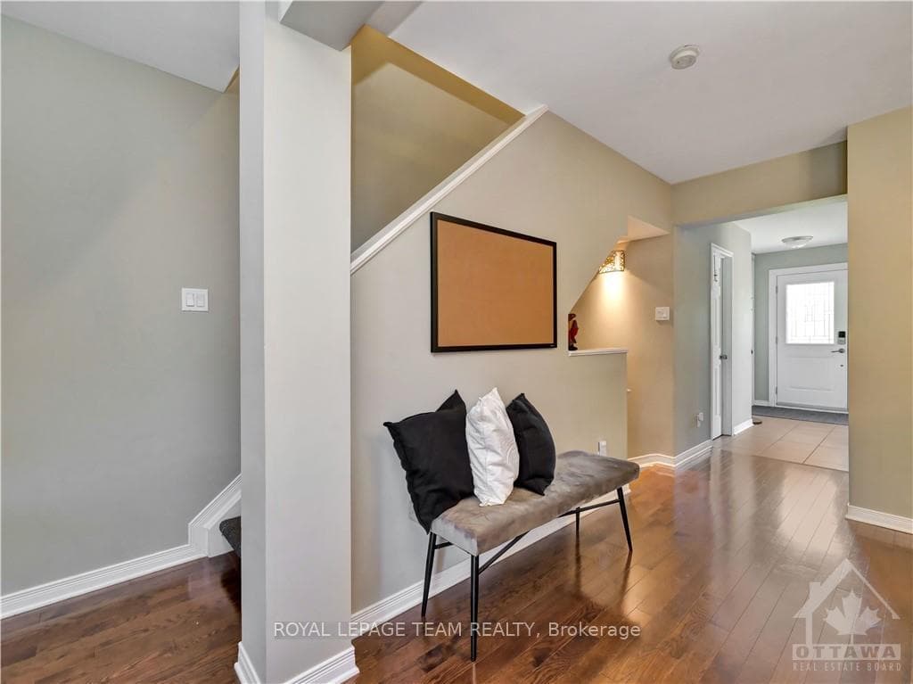 53 THORNBURY Crescent photo 7