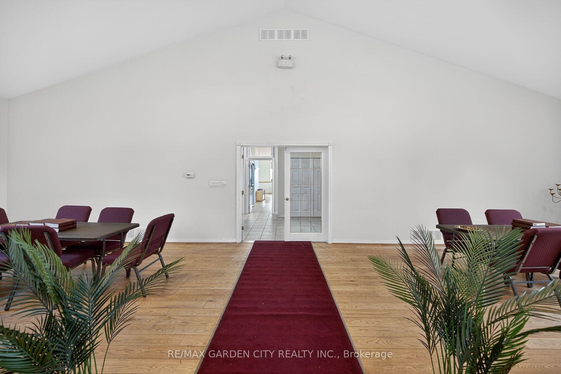 1140 Bay Street photo 20