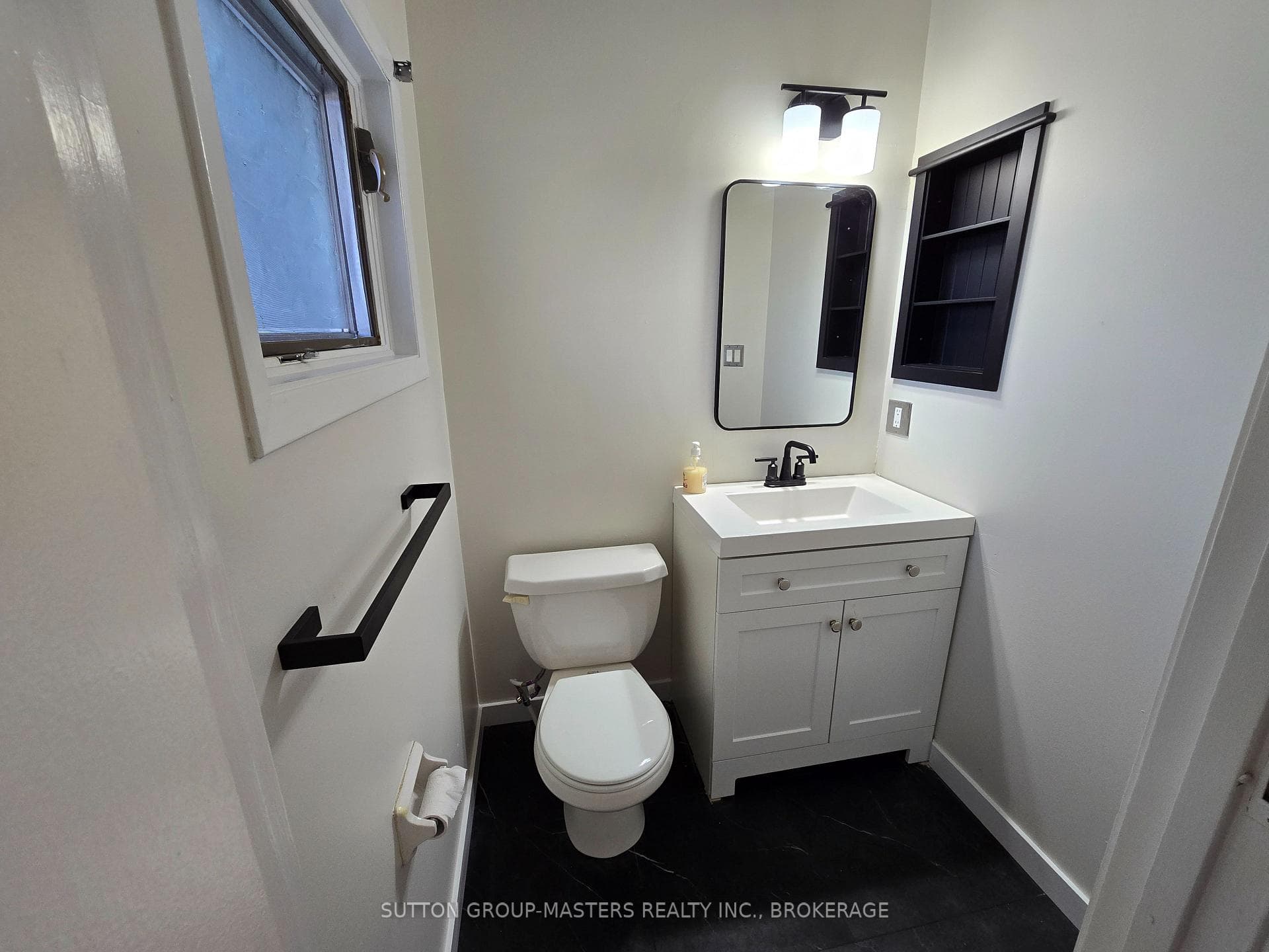 278 Vanguard Court photo 5