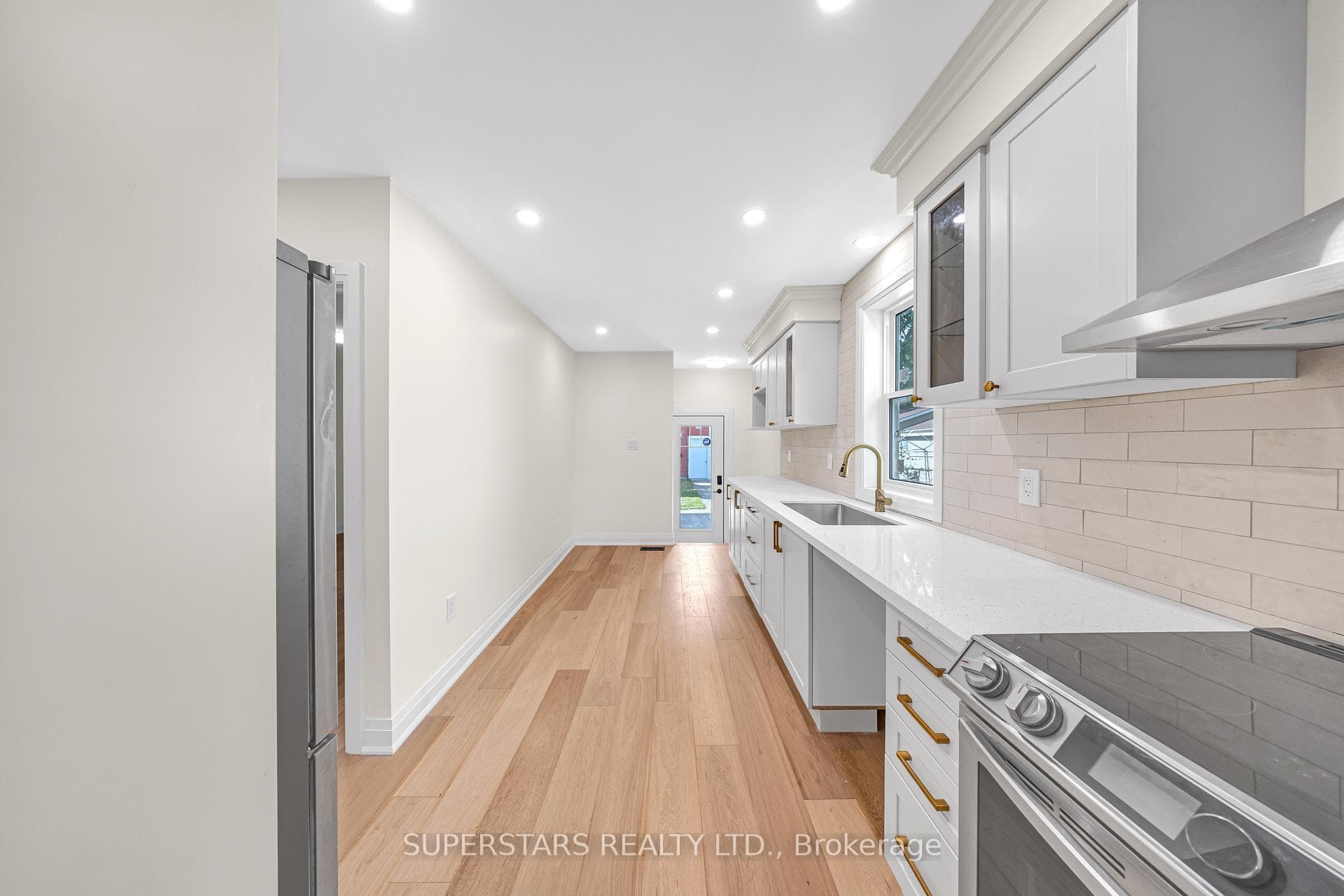 972 Dame Street photo 12