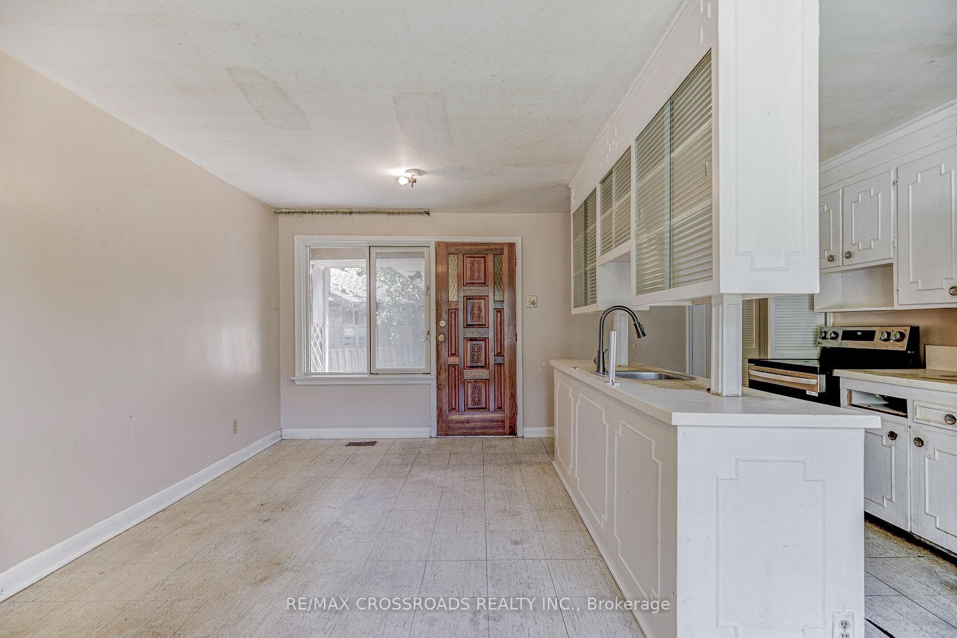 59 Stansbury Crescent photo 4