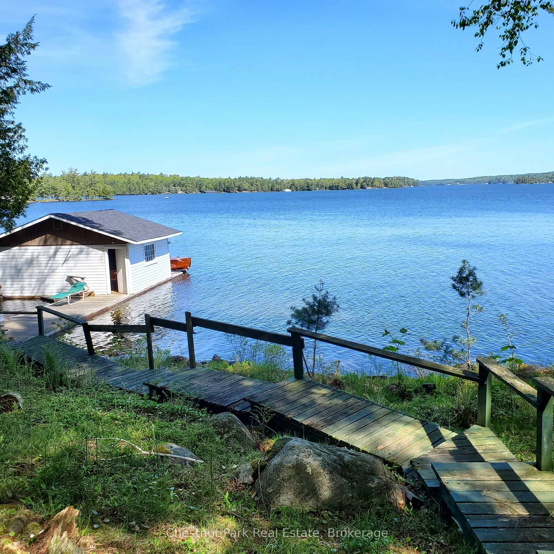 Gentle land right to the waterfront