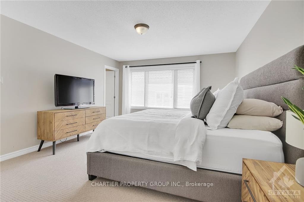 328 LAMARCHE Avenue photo 15