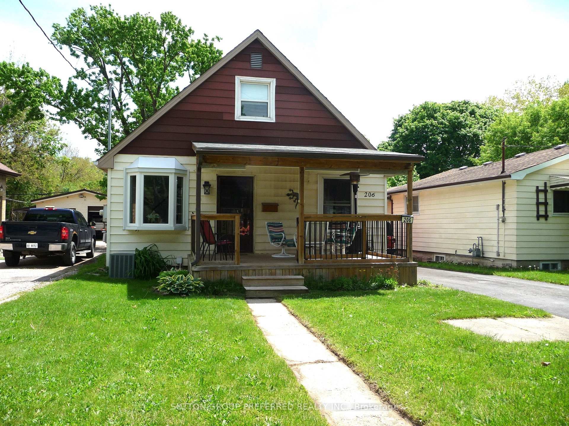 206 Emerson Avenue photo 1