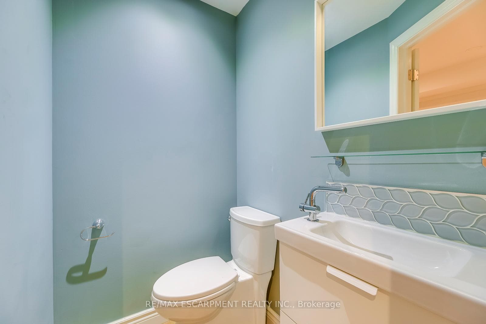 316 Cairncroft Road photo 36