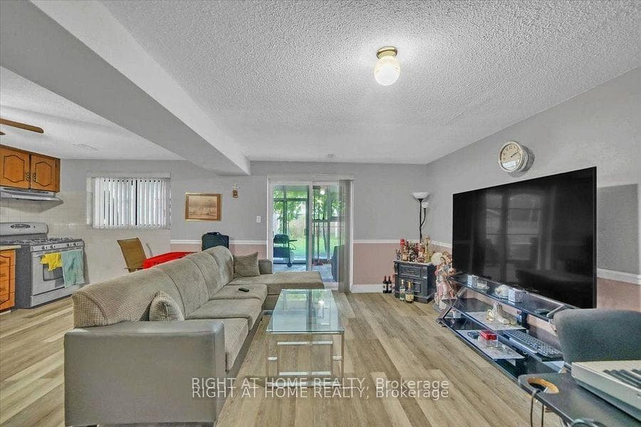 53 Agincourt Road photo 30