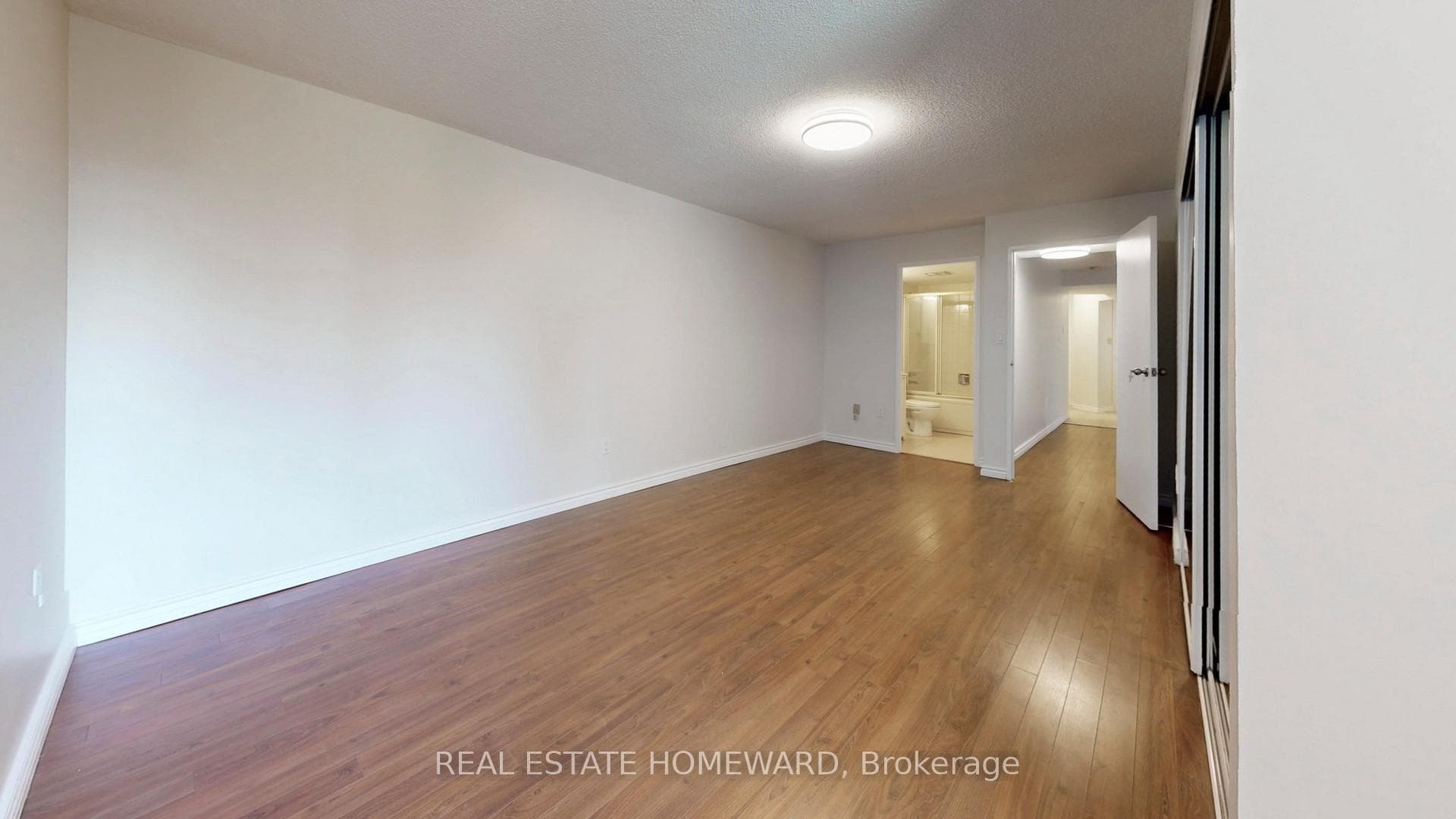Master suite, very large.
