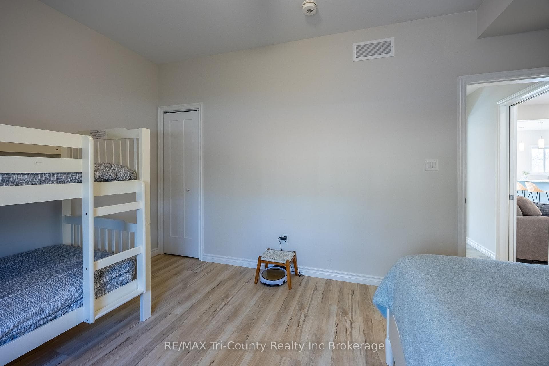 6 Addison Street photo 20
