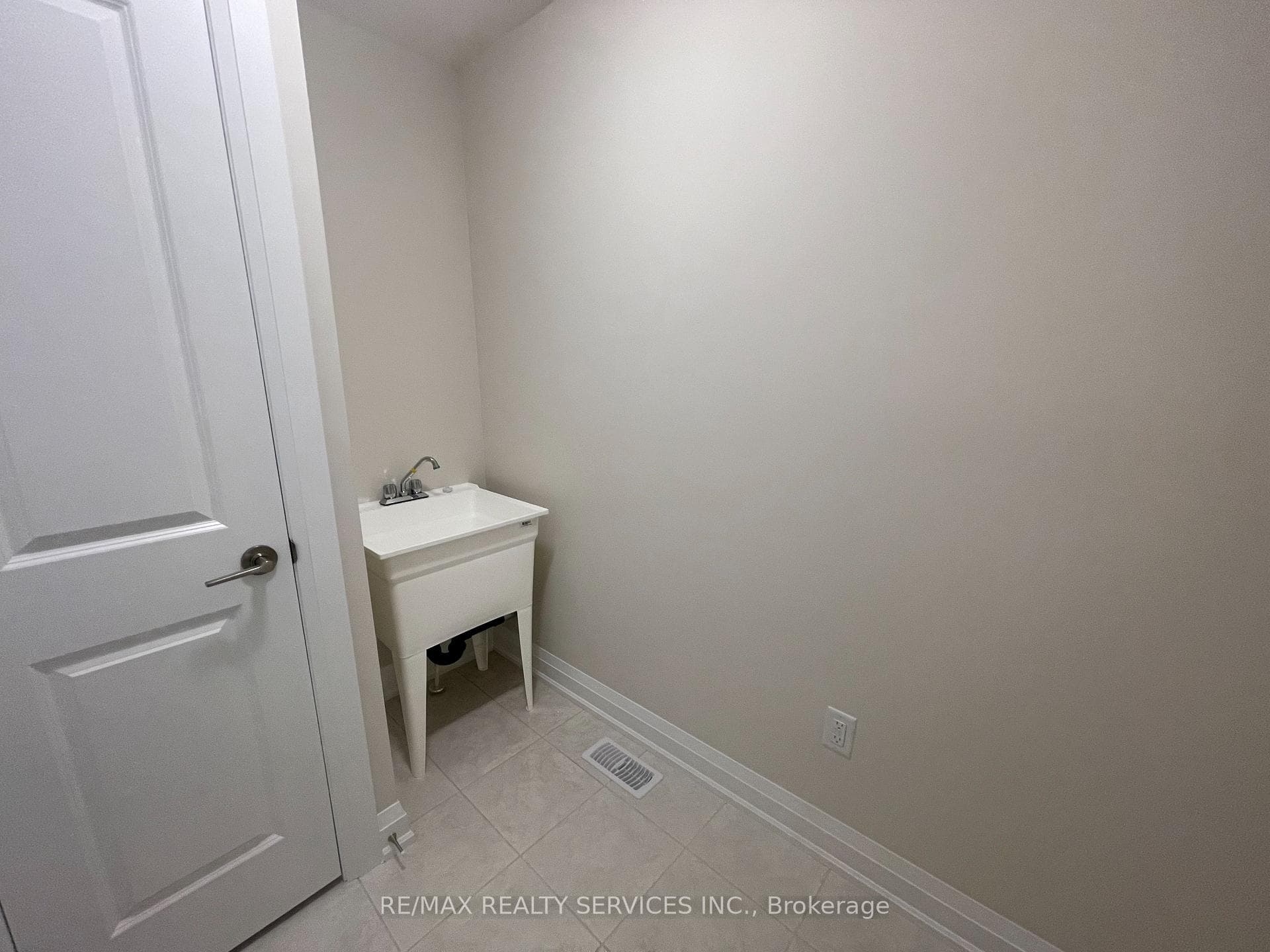 31 Samuel Avenue photo 25