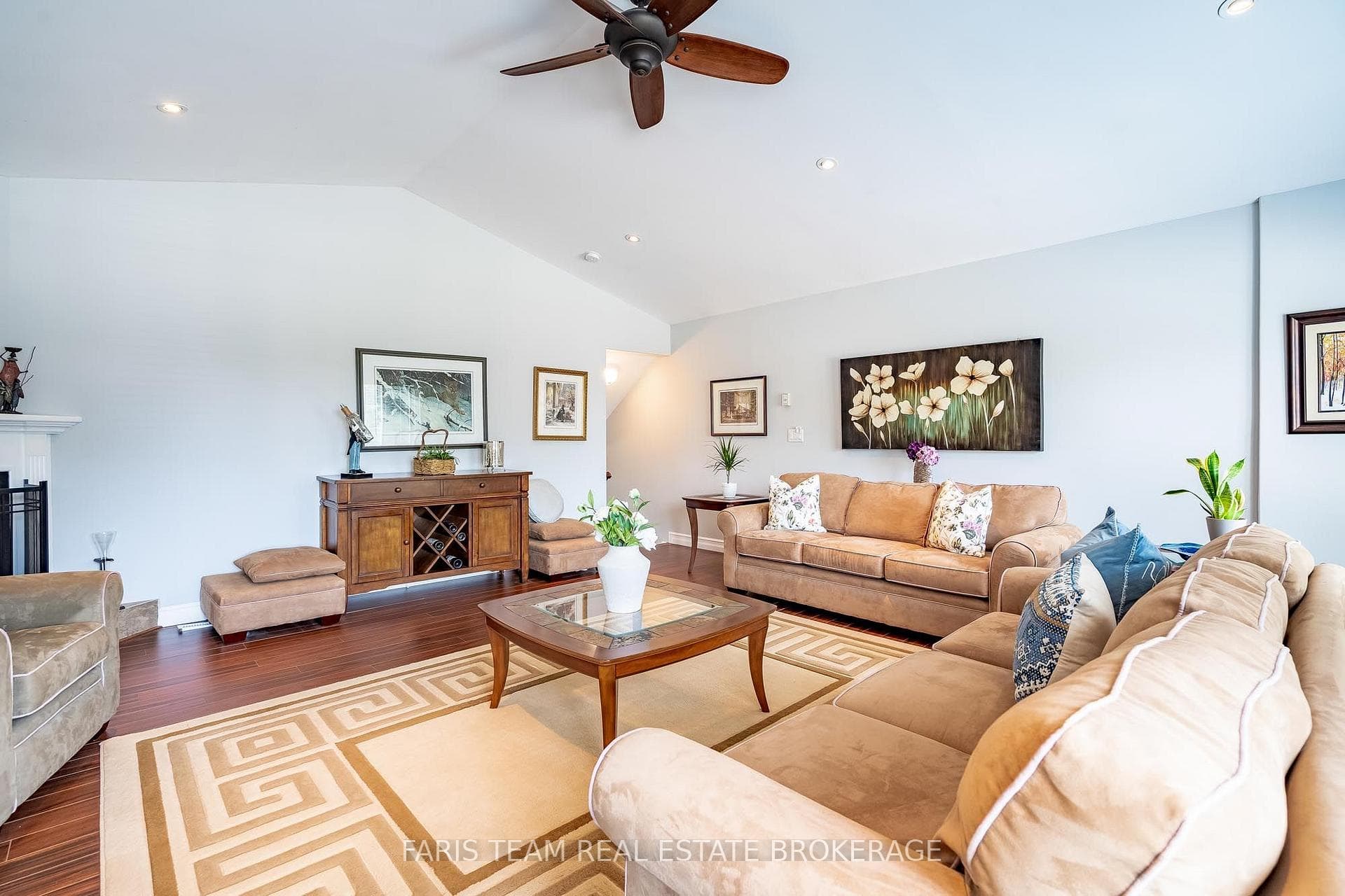 123 Wawinet Street photo 20