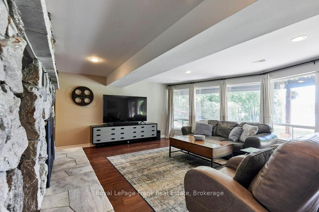 156 Acton Road photo 36