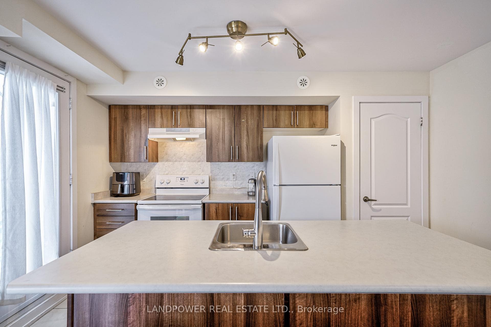 2 Dunsheath Way Unit 104 photo 28