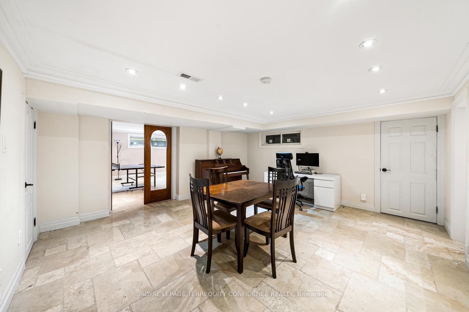 58 Burbank Drive photo 26