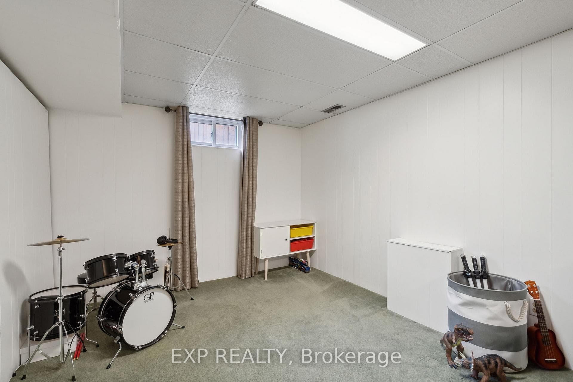 224 Irving Place photo 30