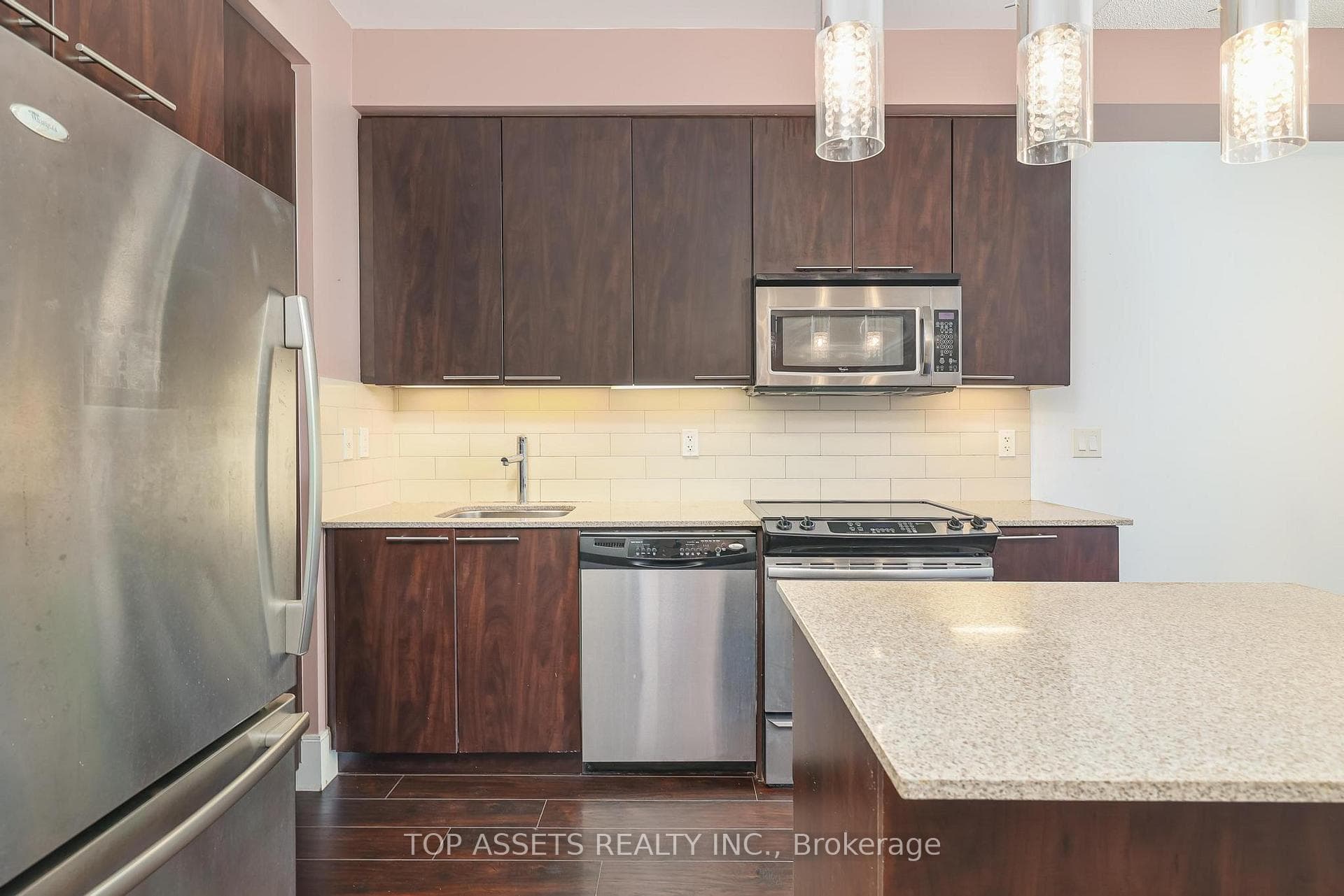 25 Broadway Avenue Unit 708 photo 8