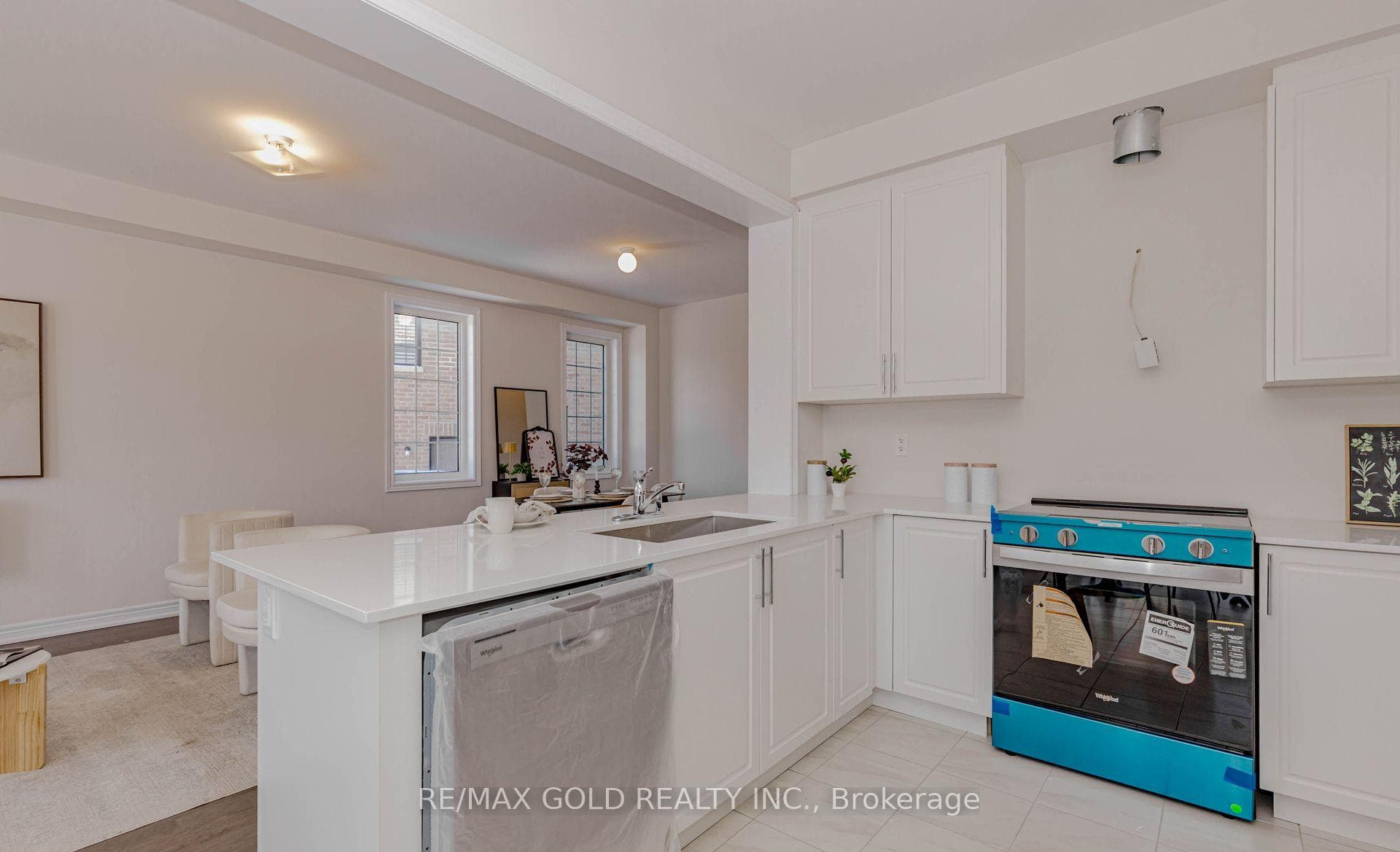25 Sapwood Crescent photo 17