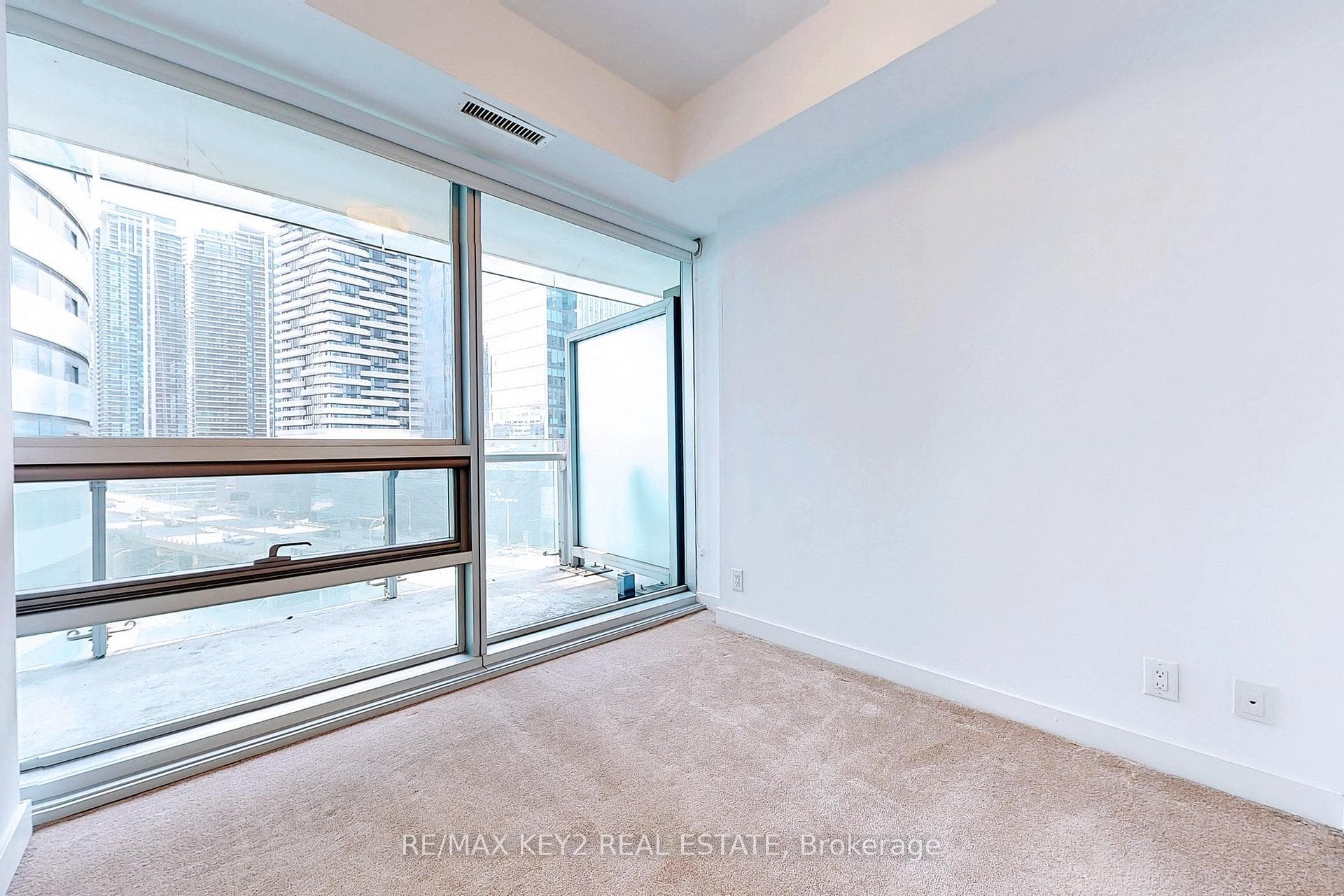 12 York Street Unit 710 photo 21