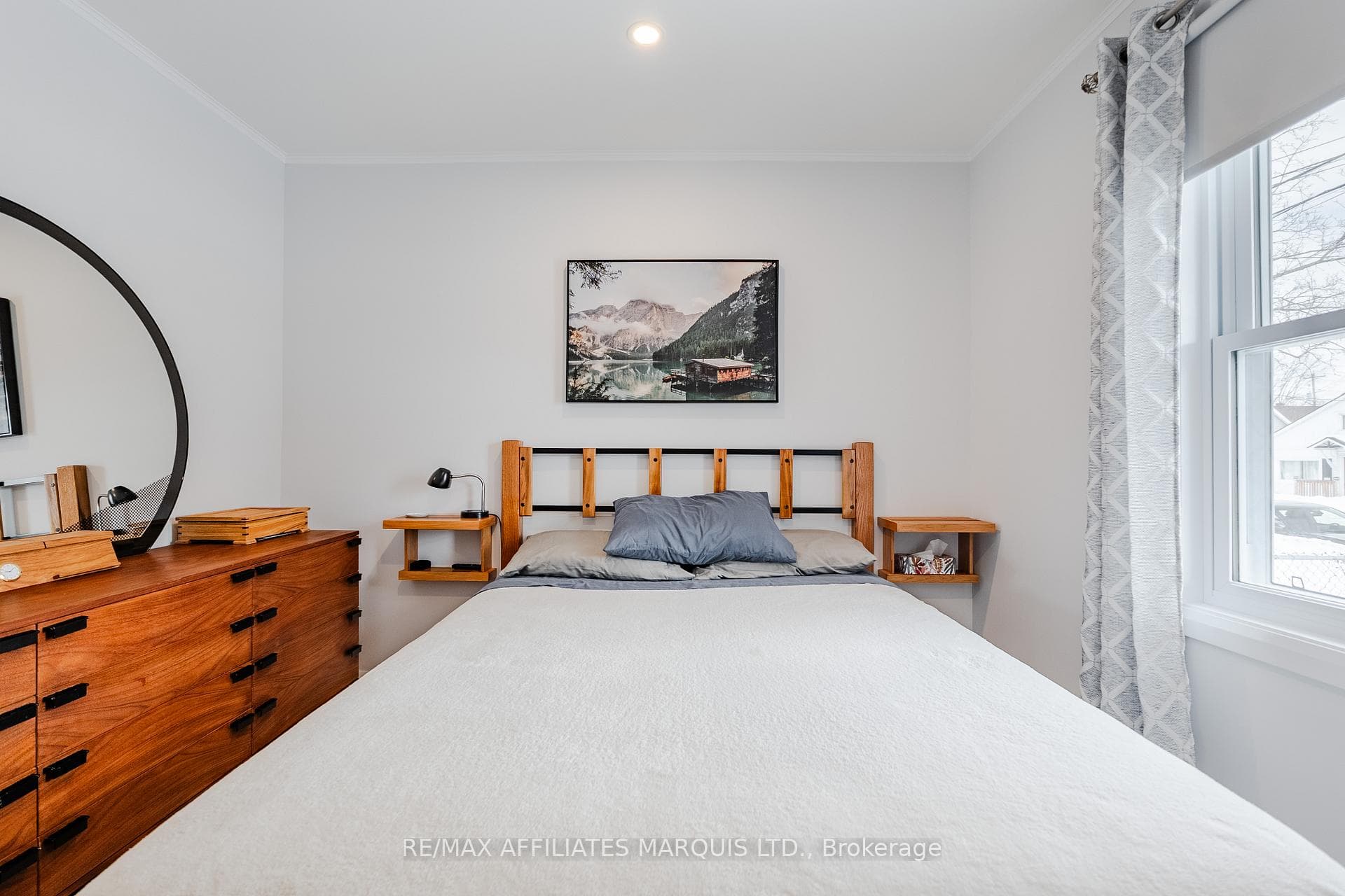 1234 Notre Dame Street photo 18