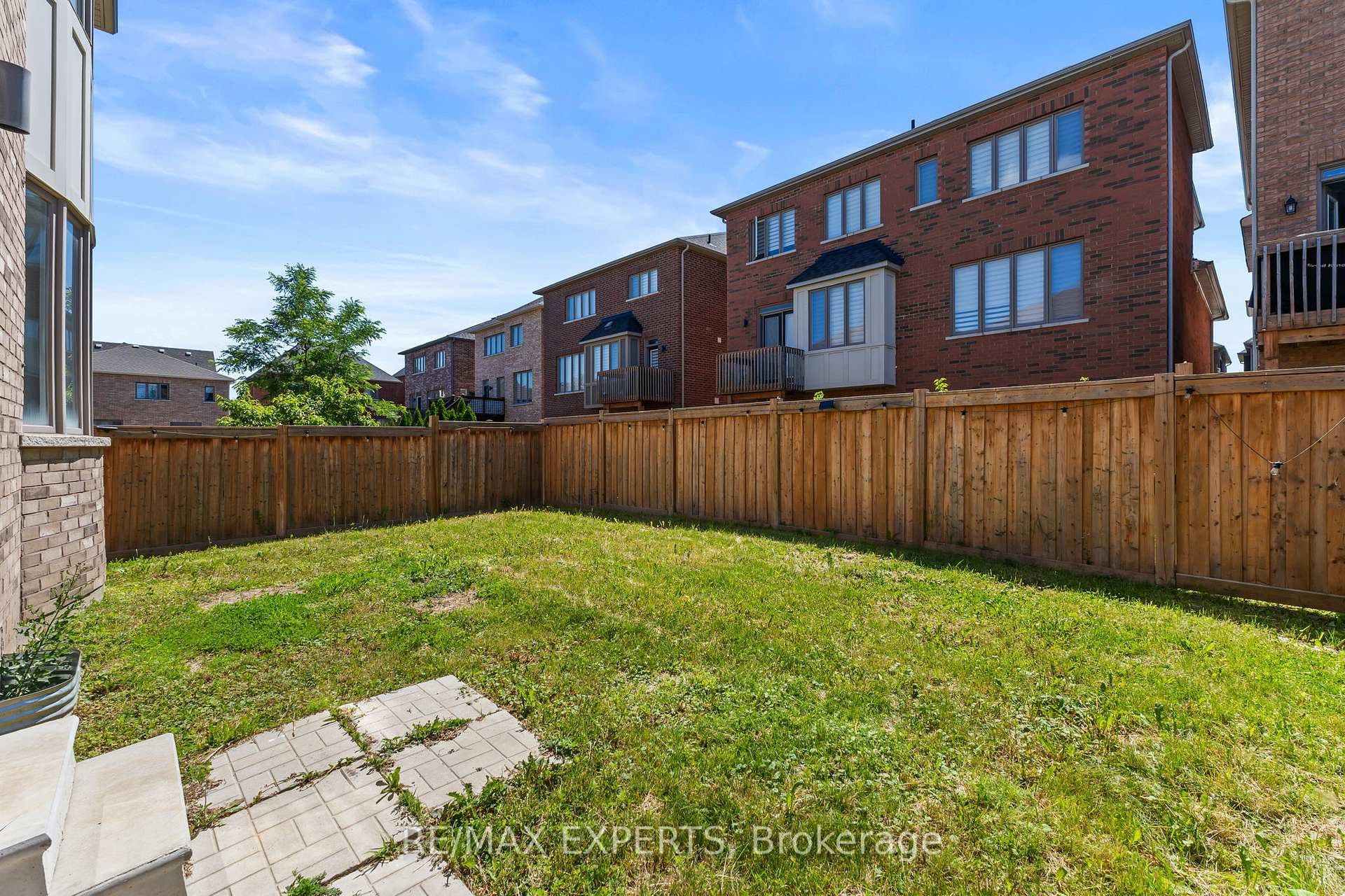 17 Red Rose Lane photo 40