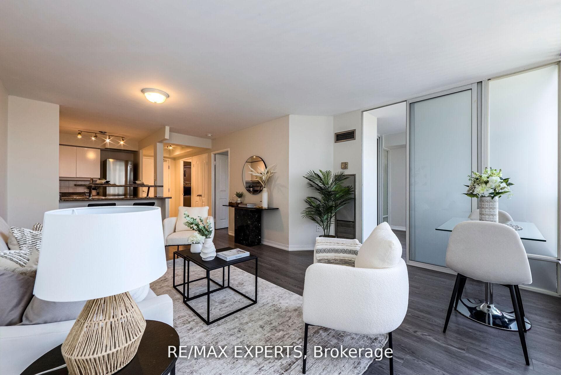 942 Yonge Street Unit 1006 photo 24