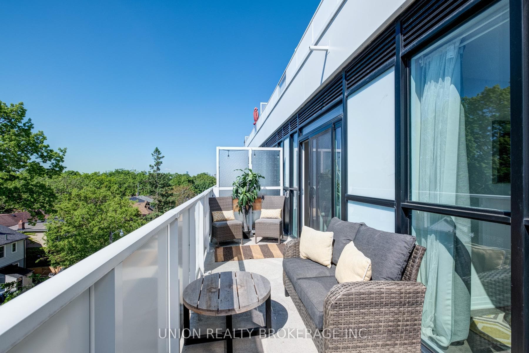 2301 Danforth Avenue Unit 508 photo 17