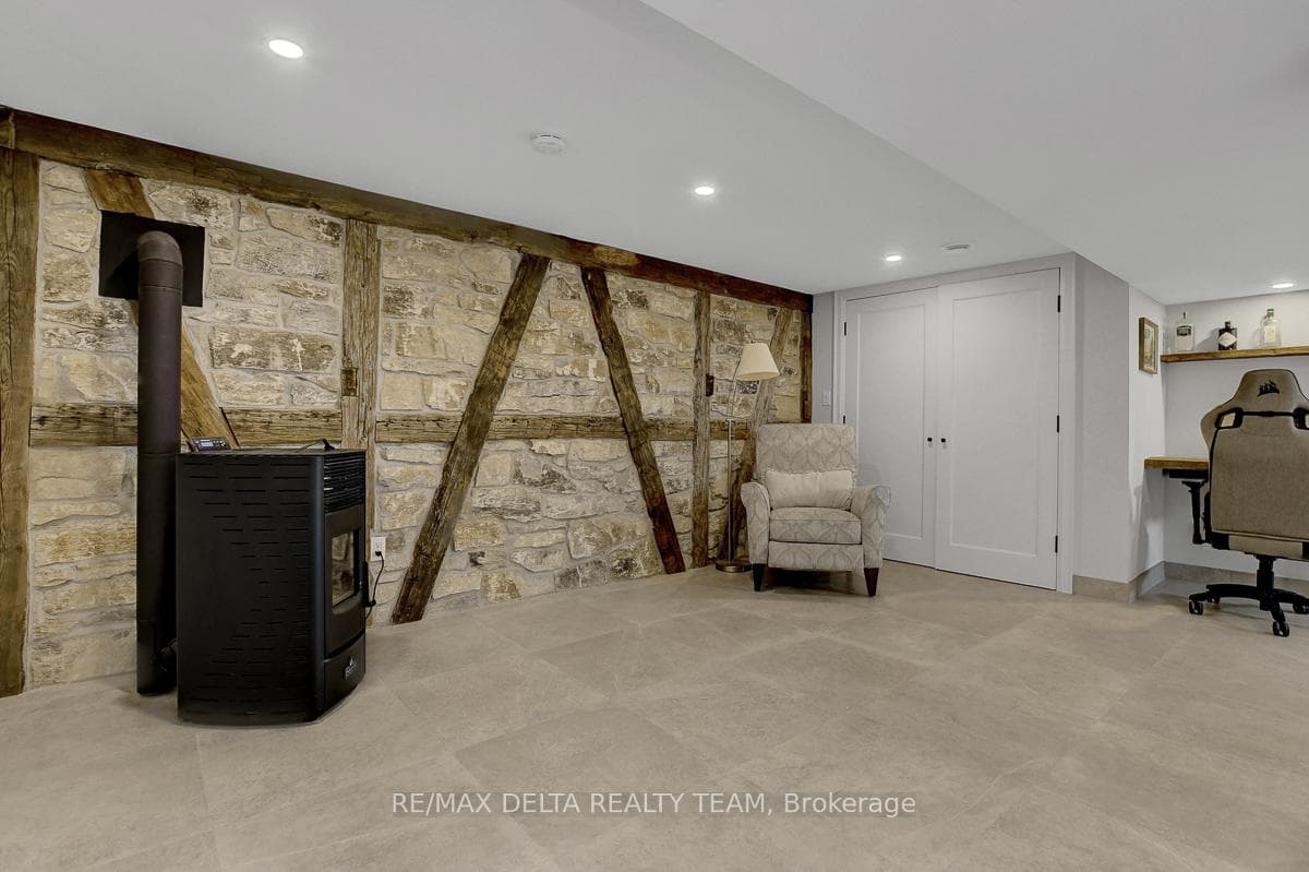 6591 Russell Road photo 29