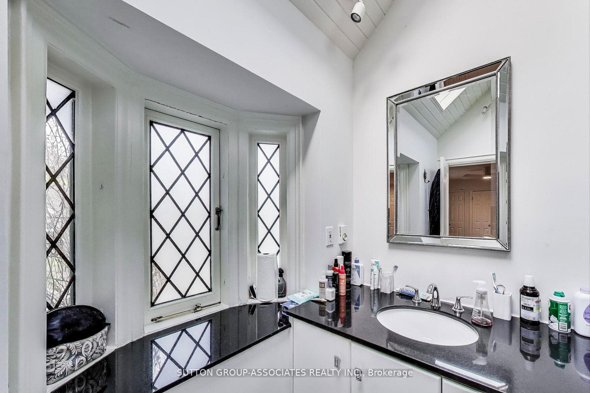 202 Forest Hill Road photo 24