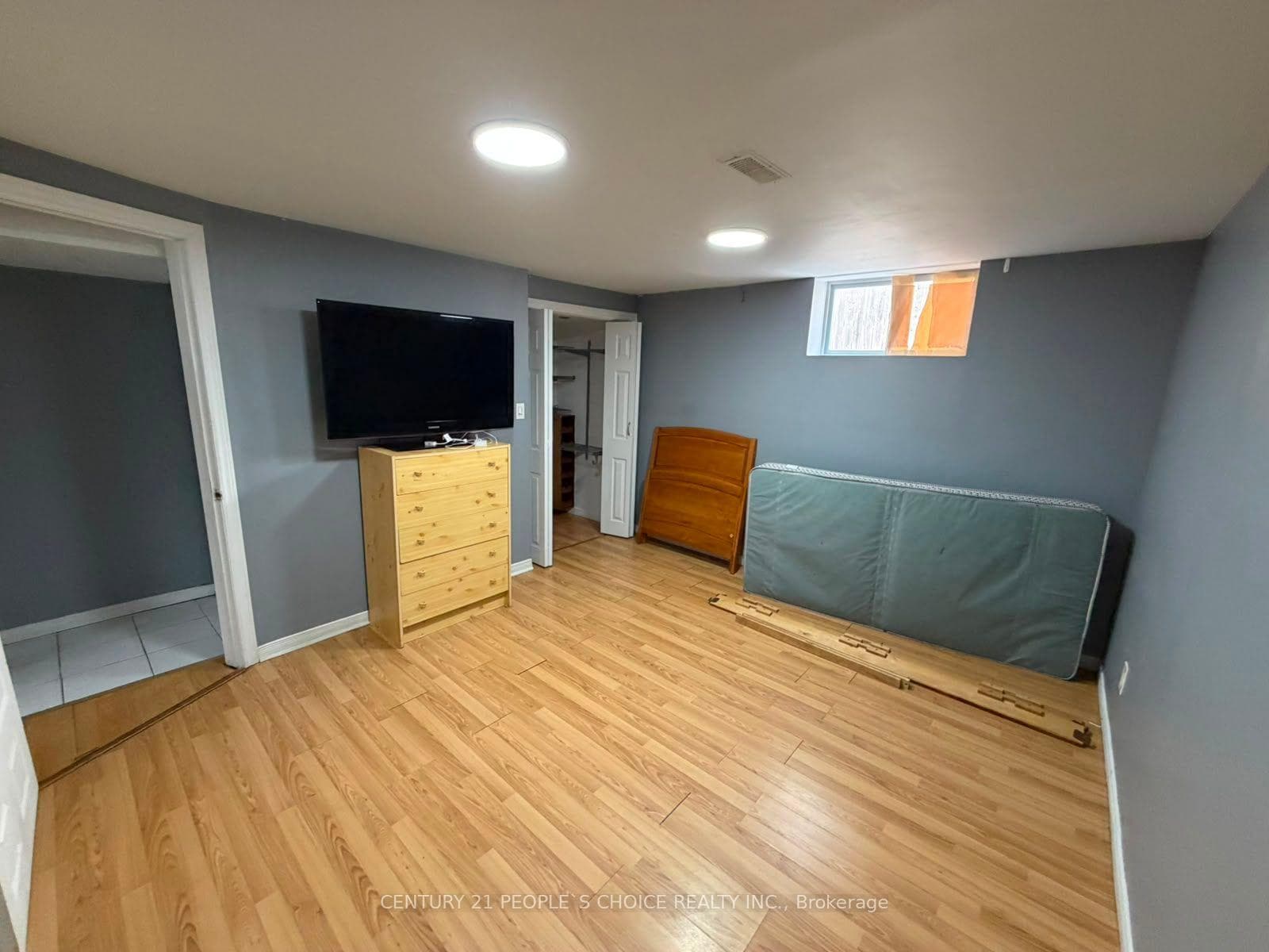 1165 Ogden Avenue Unit Bsmt photo 5
