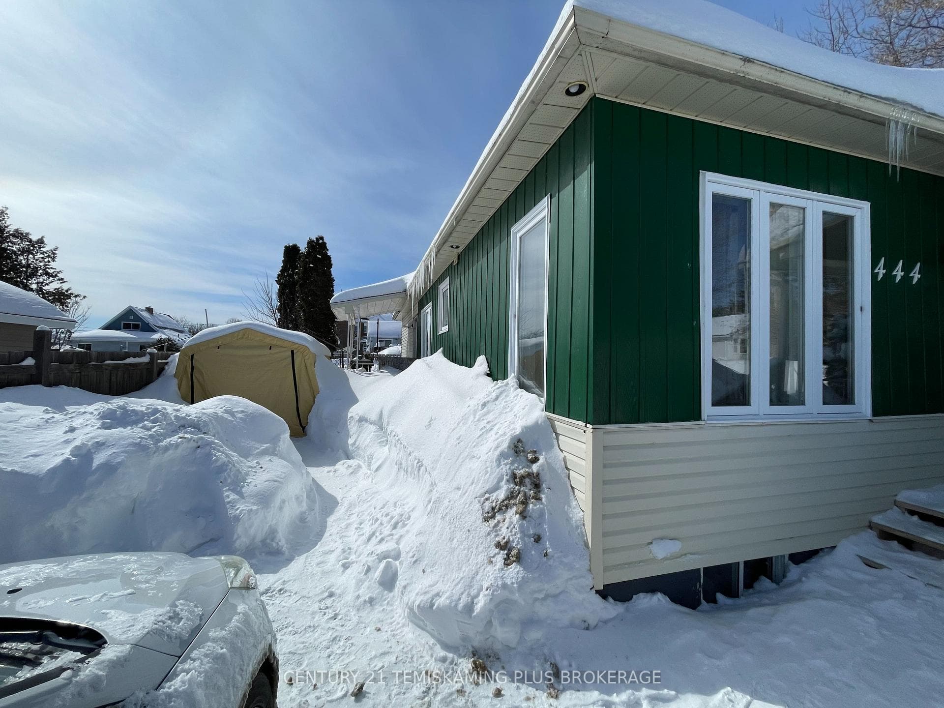 444 Blackwall Street photo 2