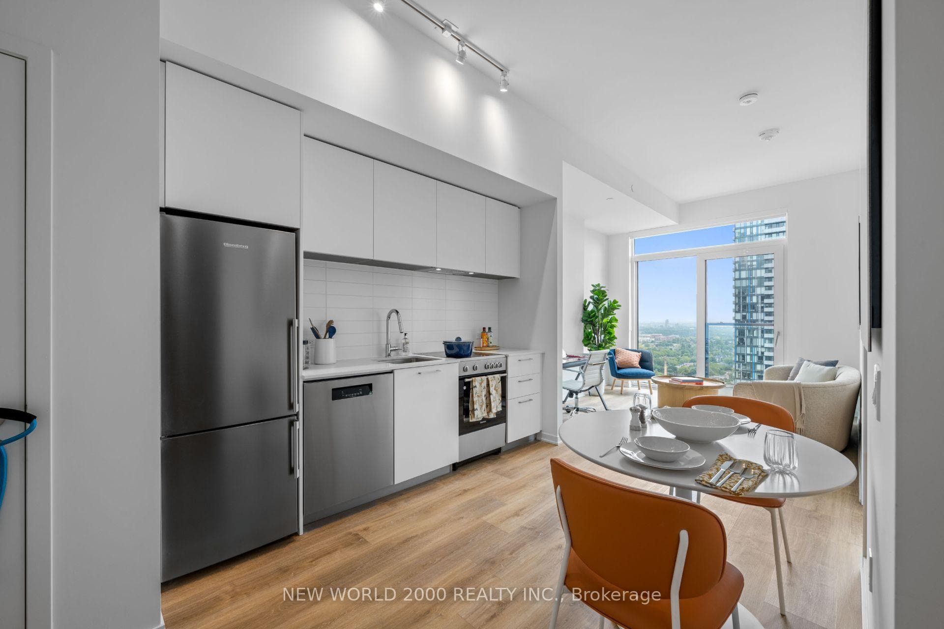 101 Roehampton Avenue Unit 2008 photo 1