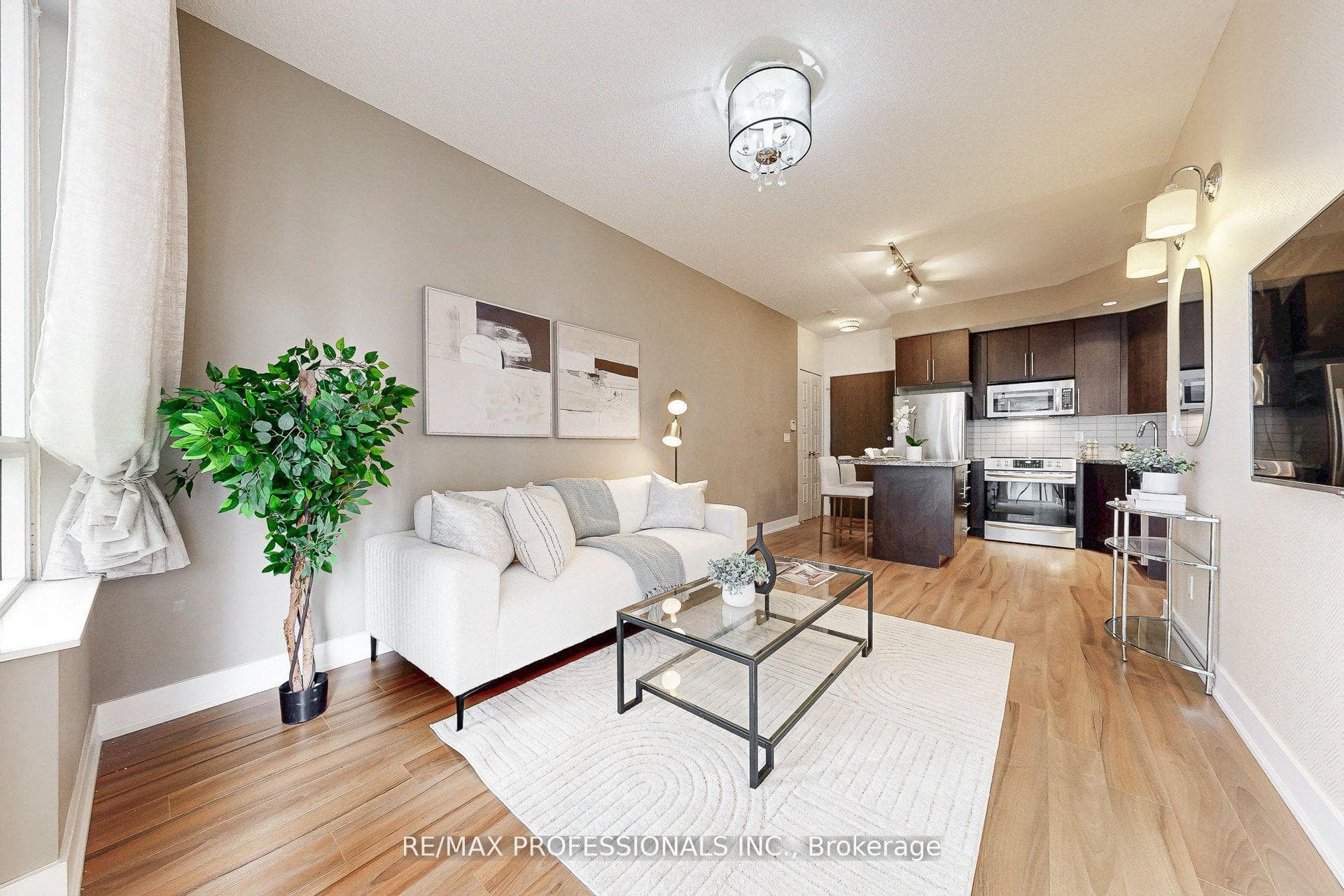 28 Linden Street Unit 1601 photo 5