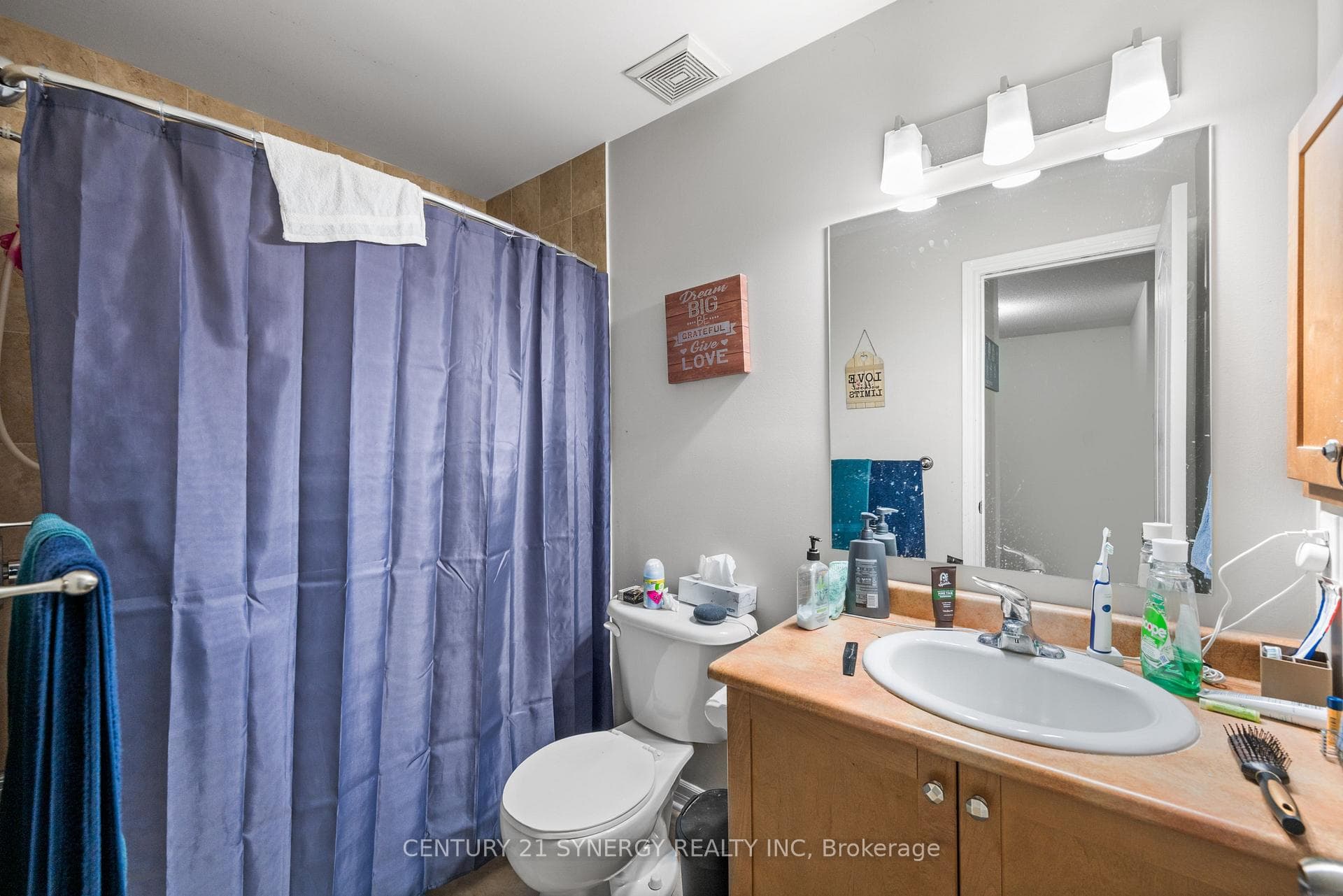 148 Talltree Crescent photo 9