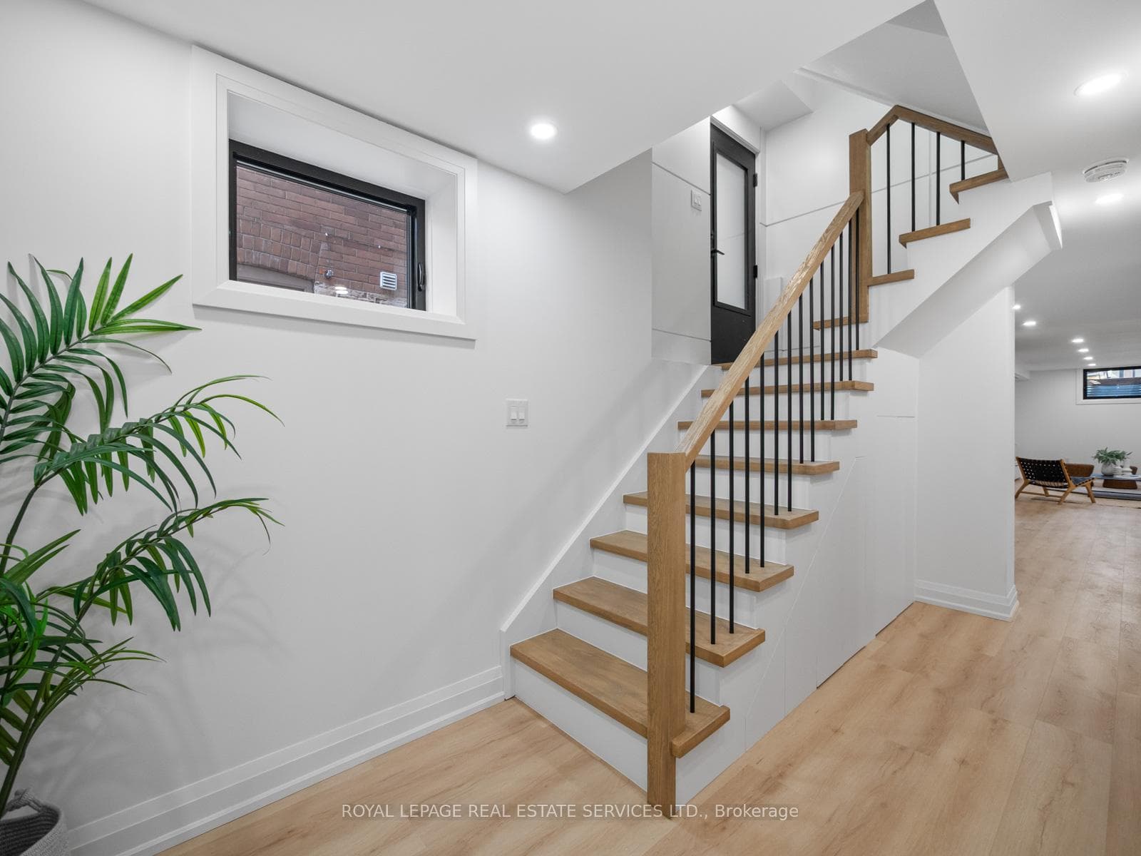 313 Willard Avenue photo 38