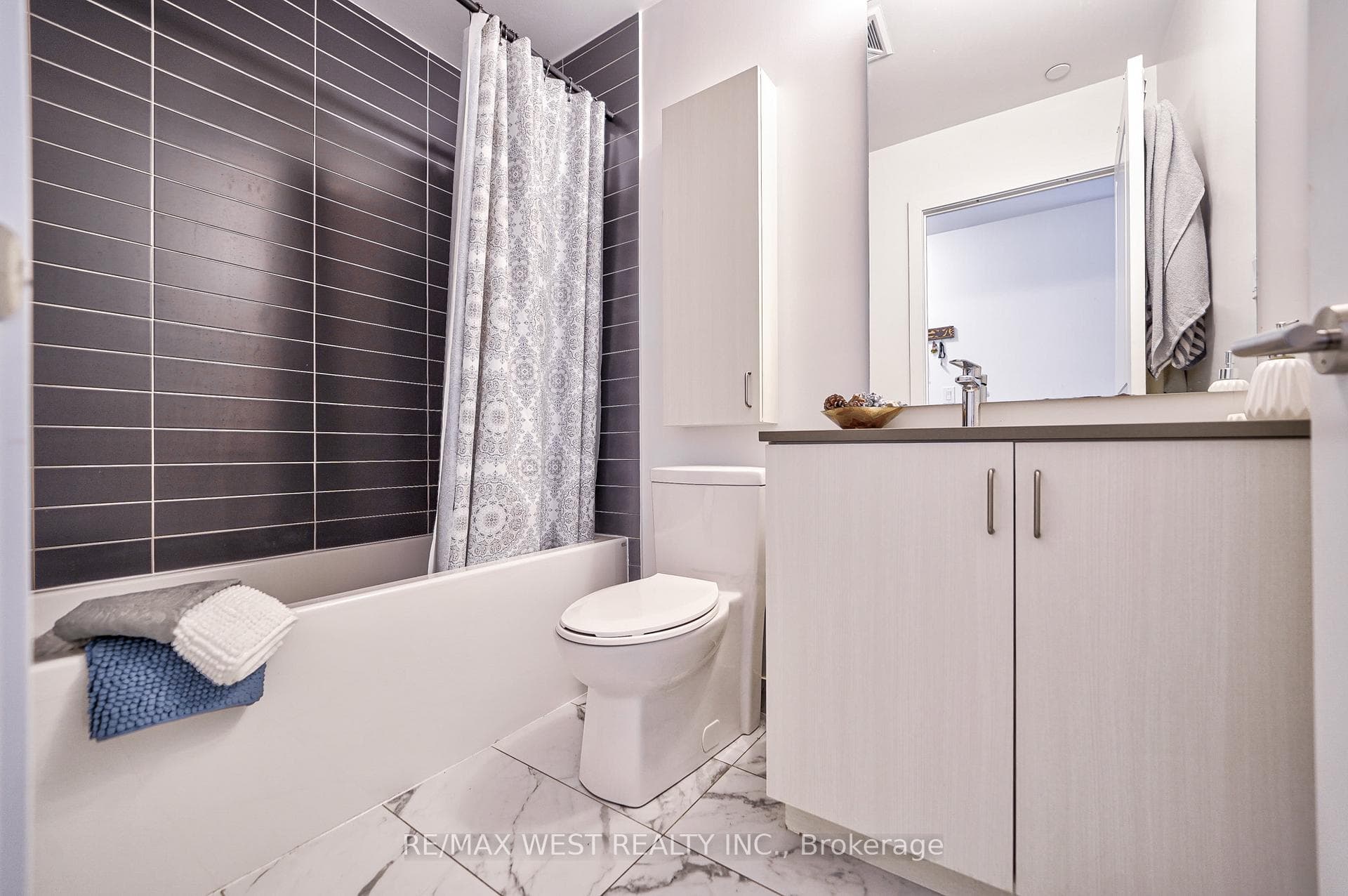 2799 Kingston Road Unit 514 photo 9