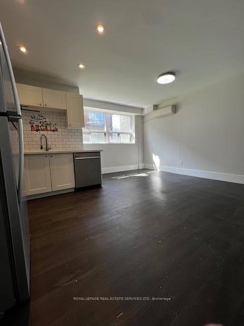 2622 Keele Street Unit B photo 5