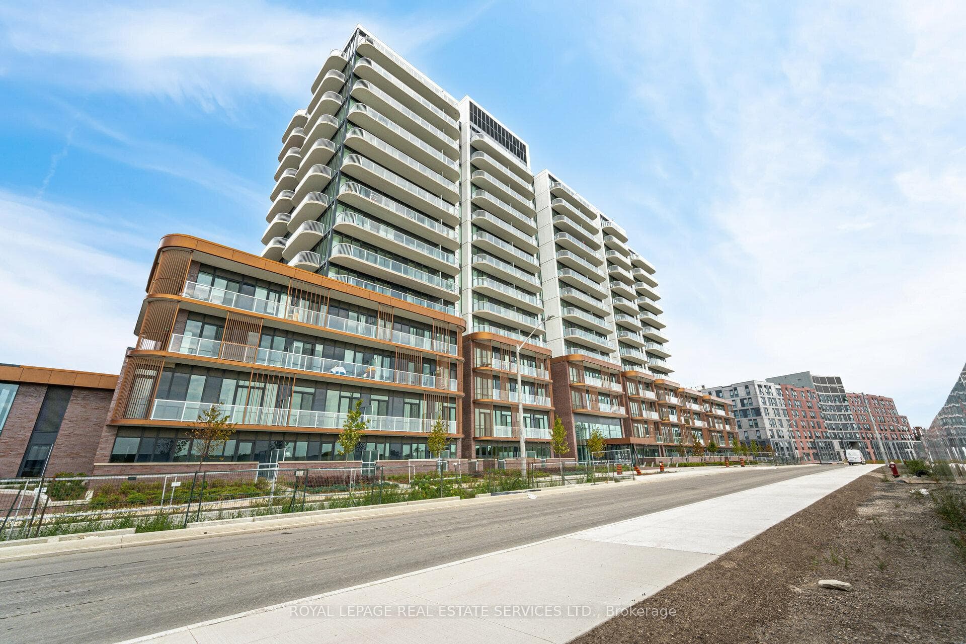 220 Missinnihe Way Unit 1411 photo 1