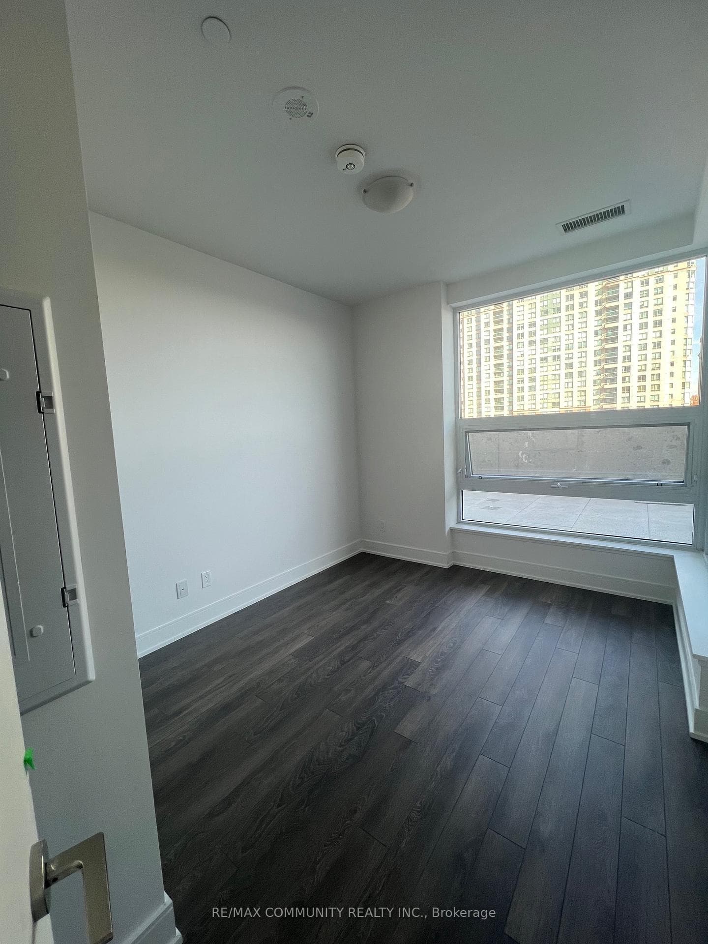 1350 Ellesmere Road Unit 805 photo 6