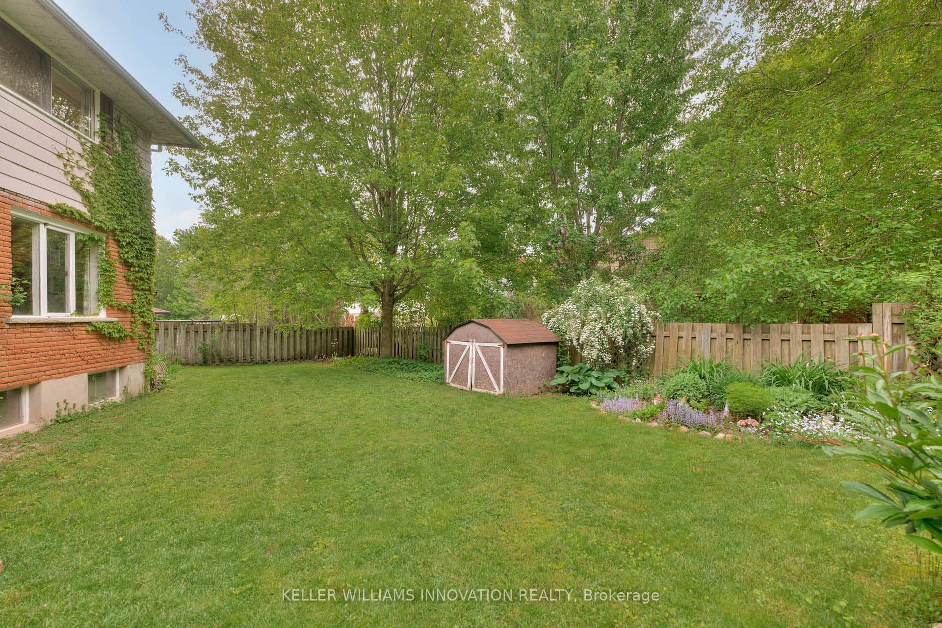 361 Coleridge Place photo 37