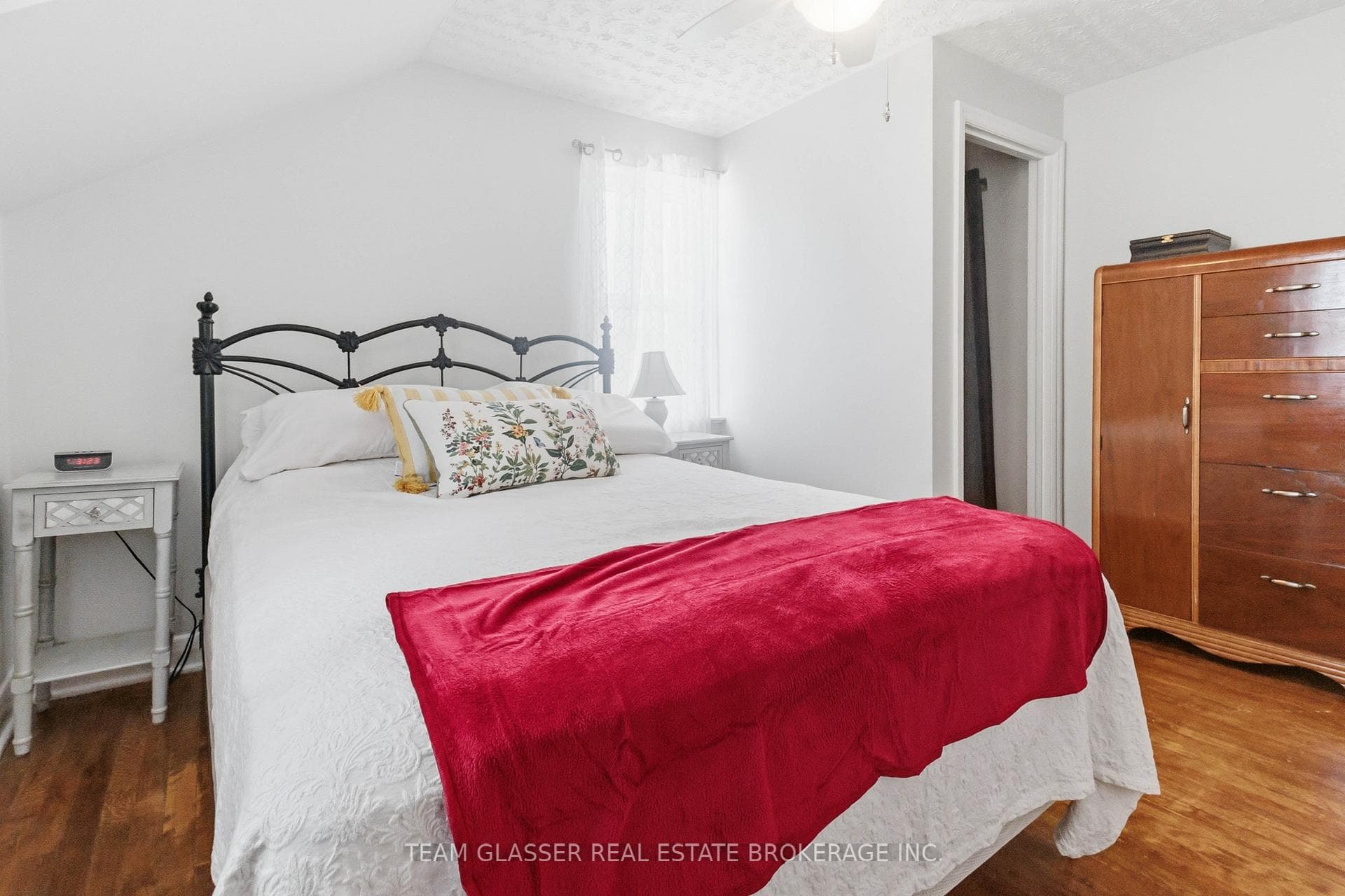 27 DENGATE Crescent photo 23
