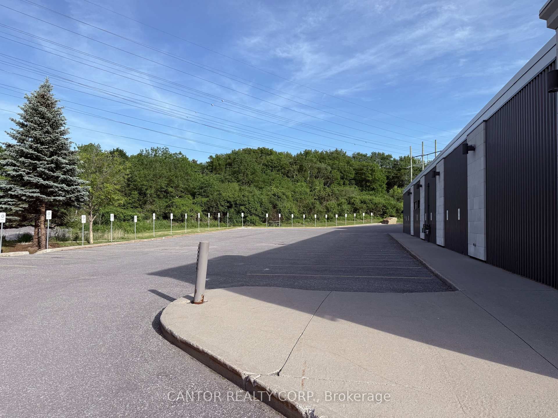 1818 Woodward Drive Unit A photo 2