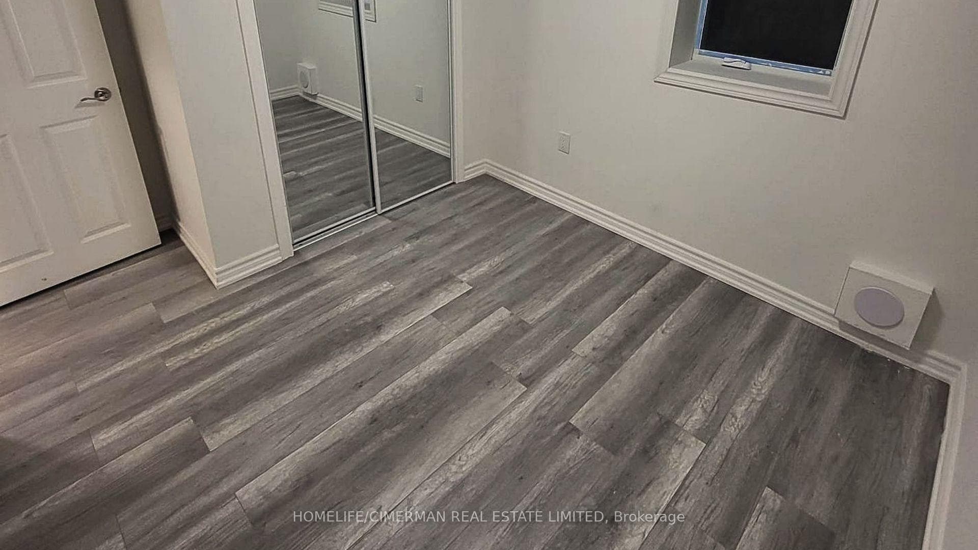 133 Sharavogue Avenue Unit B photo 11