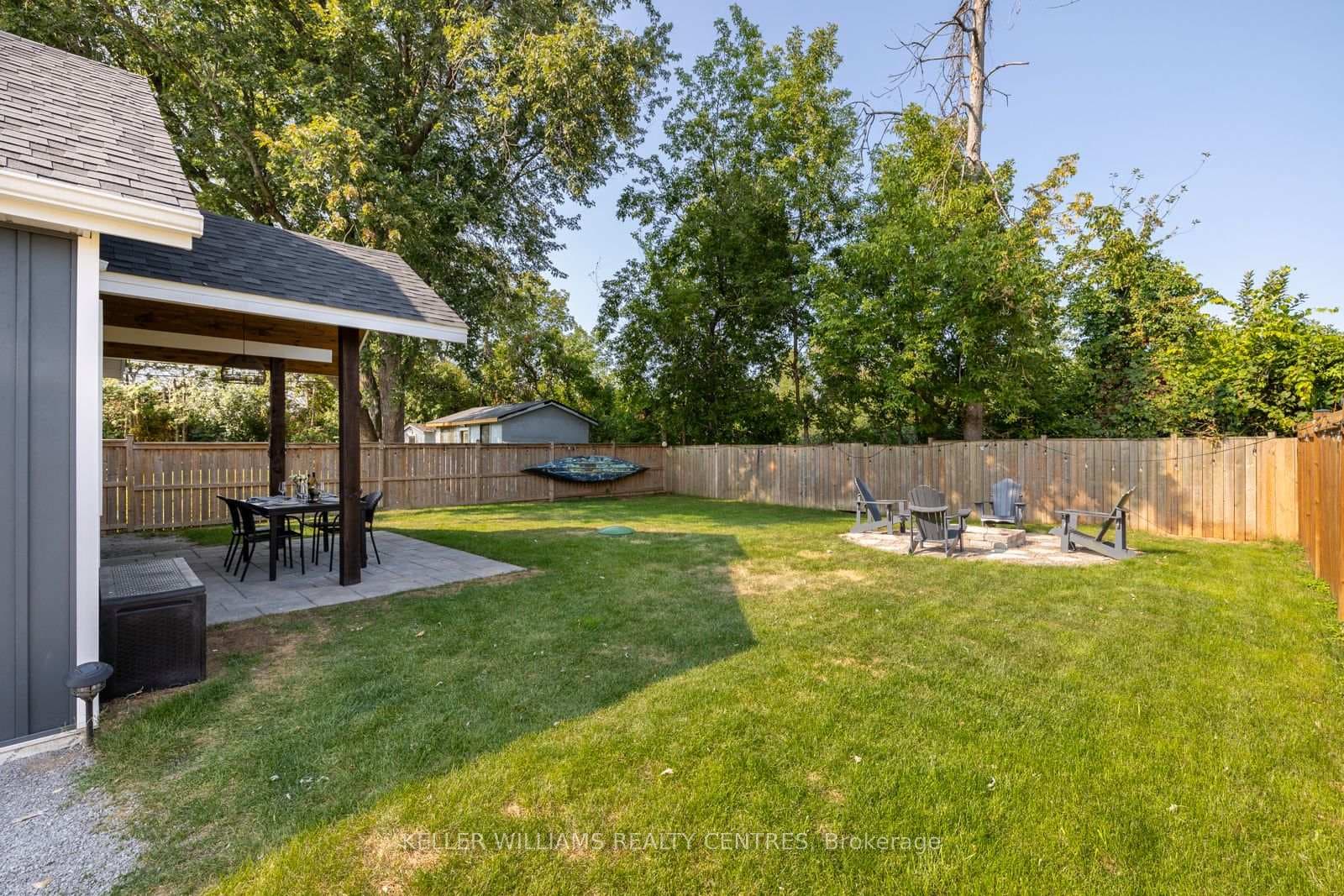 131 Maple Avenue photo 30