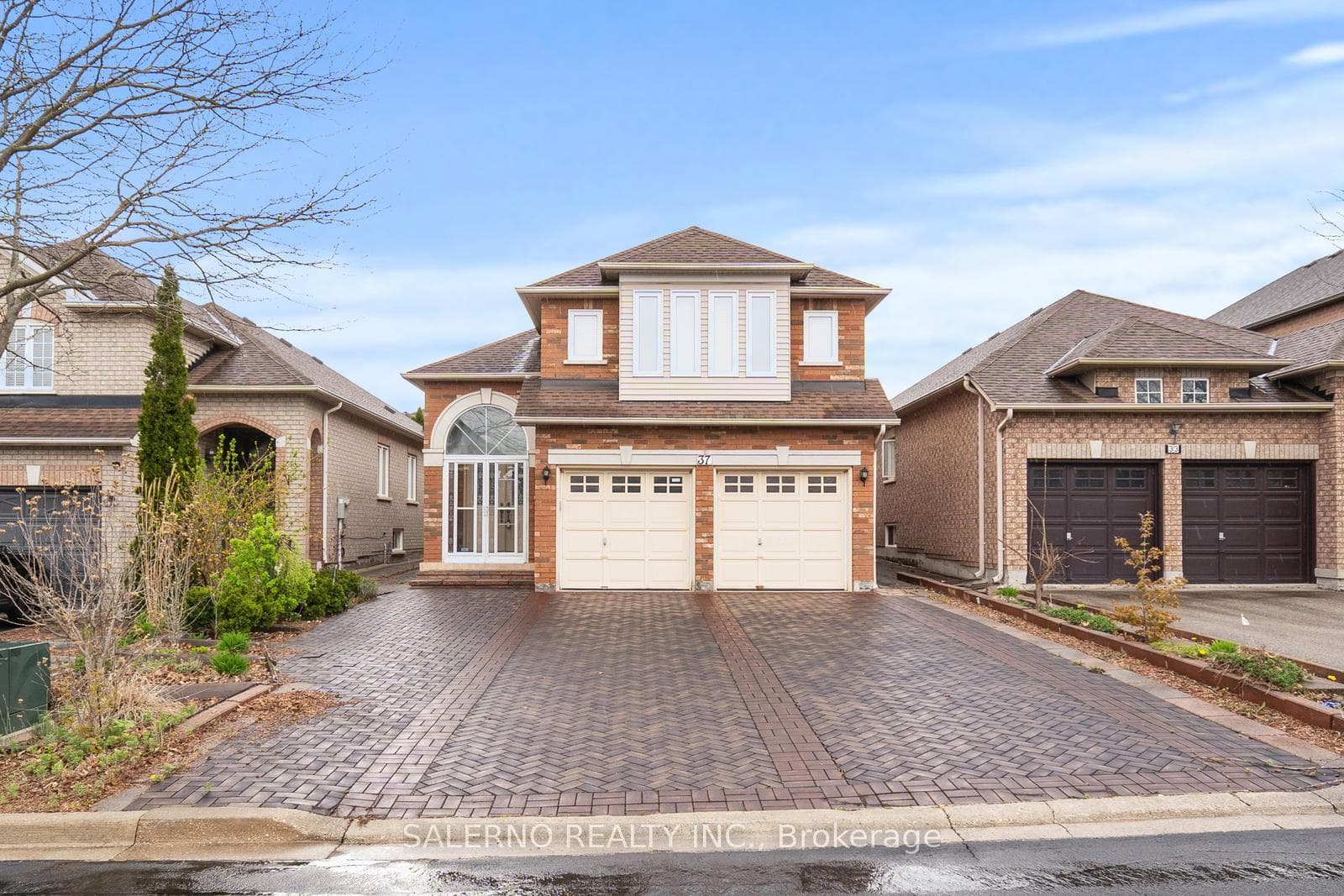 37 Monterey Road photo 1
