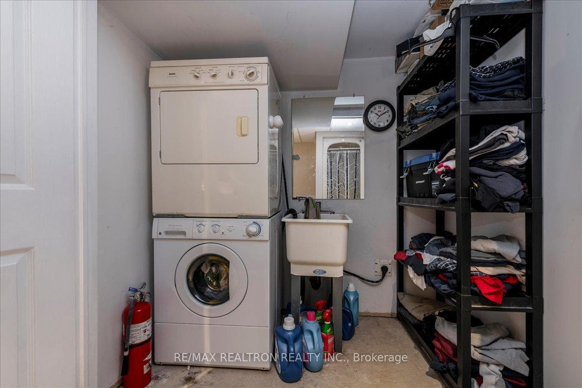 4 Templeton Drive photo 27