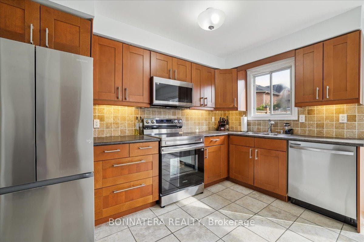 31 Fiddleneck Crescent photo 12
