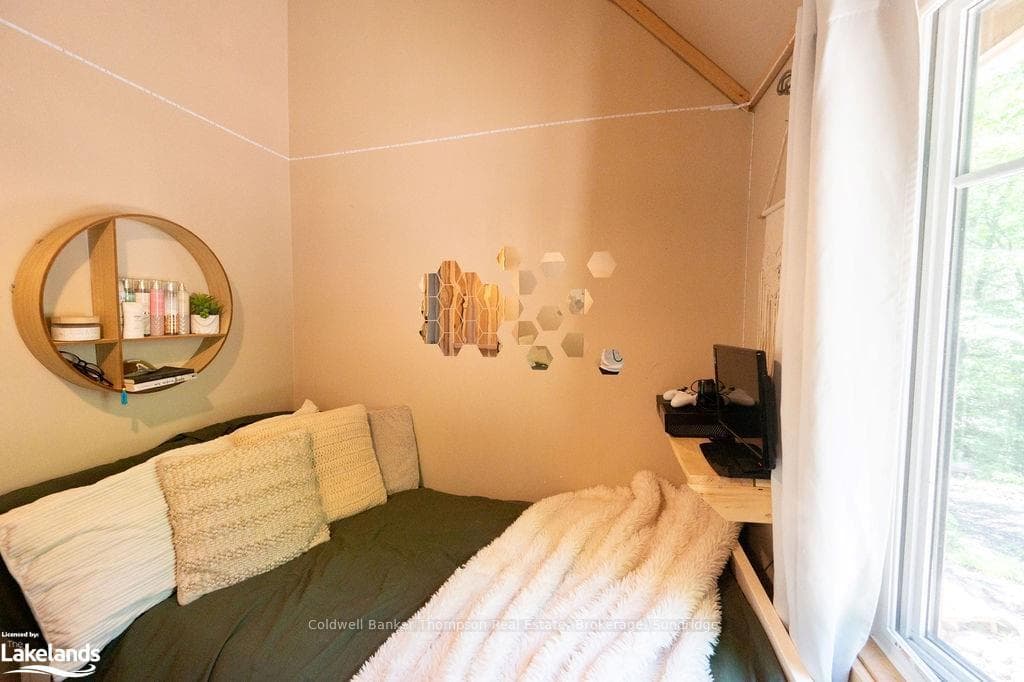 413 UPLANDS Road photo 15