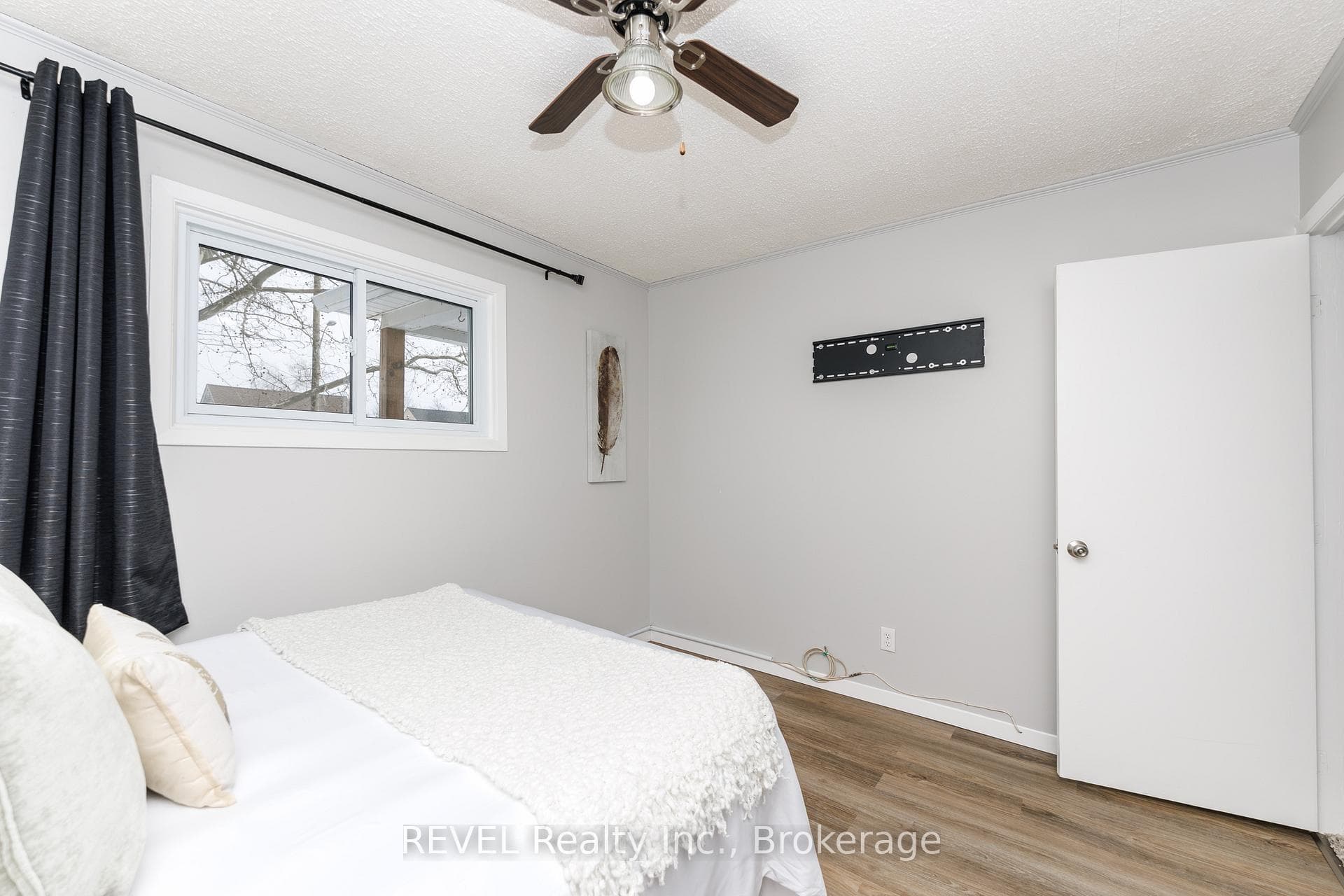 60 Nelles Road photo 15